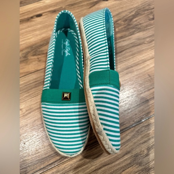 Soft style by Hush Puppies flats size 9.5 - Picture 8 of 8